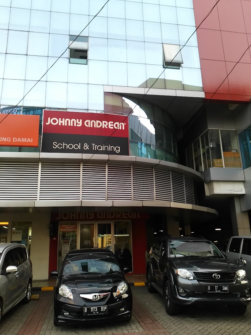 Salon di BSD-Johnny Andrean School & Training ITC BSD