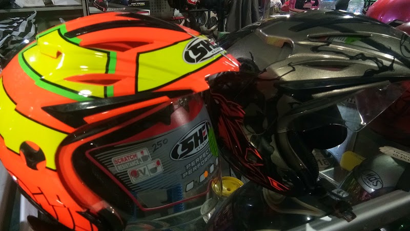 Toko Helm di Jombang-Toko Helm Cukir