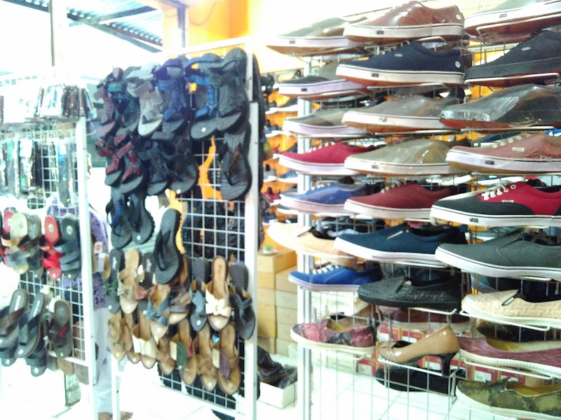 Toko Sepatu Sandal di Bojonegoro-Dejavu Shoes Bojonegoro