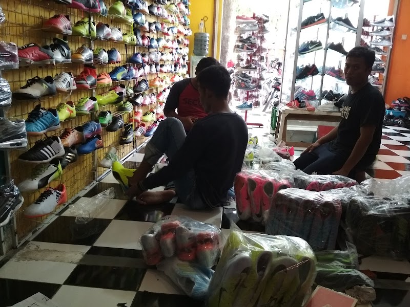 Toko Sepatu Sandal di Bojonegoro-Toko sepatu bojonegoro rajasepatu